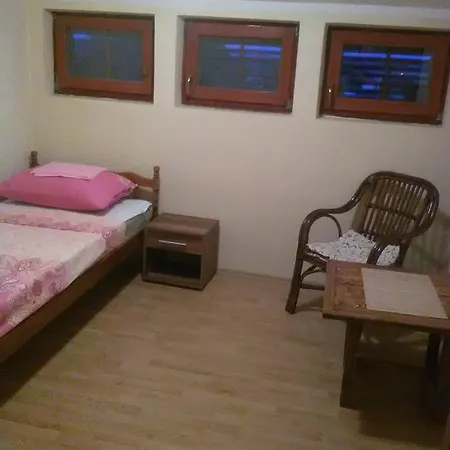 Stojanka Apartment *